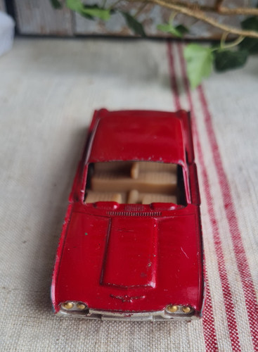 Ancienne voiture dinky toys - ancienne,