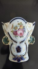 Beau vase ancien en porcelaine
