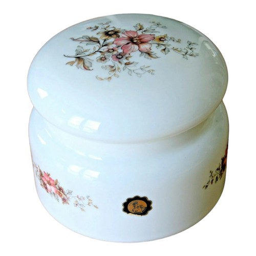 Bonbonnière boîte à - bonbonnière, ou