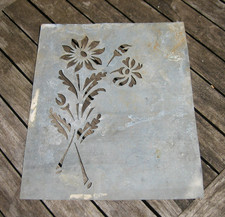 Ancien Pochoir en Zinc motif fleurs Floral 30 x 25 cm
