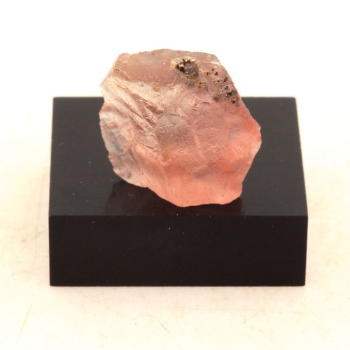 Fluorite rose massif - fluorite, rose.