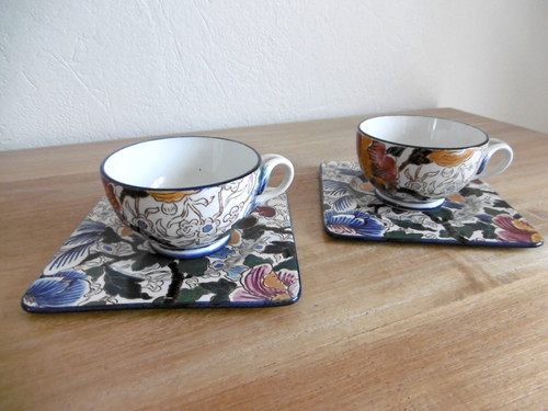 Deux tasses the - tasses, soucoupes