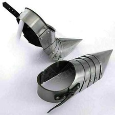 Paire de chaussures en acier