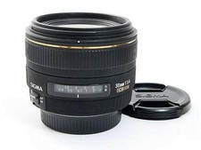 Objectif Sigma EX 30 mm F1,4