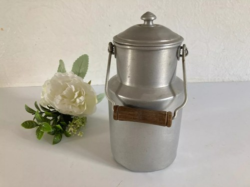 Ancien pot à lait - à,