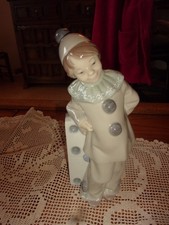 SUPERBE FIGURINE EN GRES