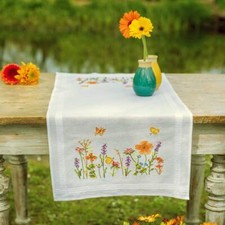 Vervaco estampillé kit de point de croix nappe "Lavendel und Feldblumen", 40x100