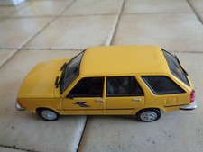 Norev  Rare Renault 18 break La Poste 1977    1/43  TBE