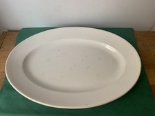ancien plat ovale blanc en