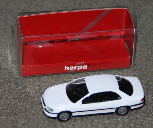 Miniature opel omega b - miniature,