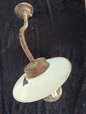 Ancienne lampe cour - de,