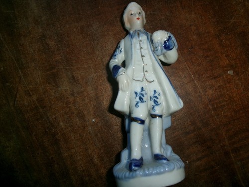 Petite statuette porcelaine - petite,