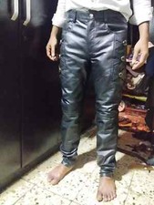 Nouveau pantalon en cuir de