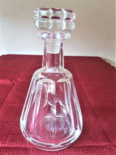 Baccarat carafe à pans - ",