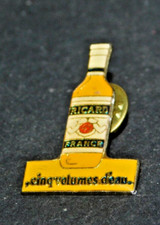 pin's vernissé boisson  anis Ricard France cinq volumes d'eau