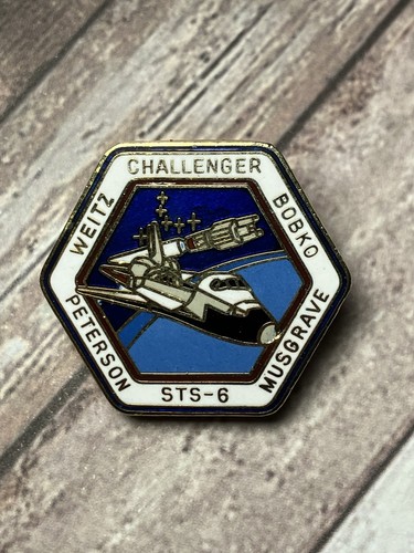 Pin vintage challenger - pin’s,