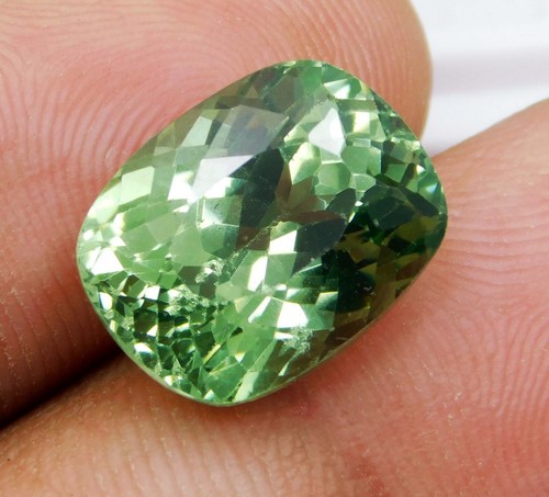 Grenat démantoïde vert
