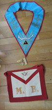 franc maçonnerie Tablier de maitre et Sautoir de vénérable maitre avec son bijou