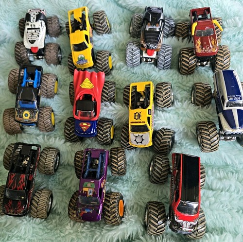 Hot wheels monster trucks lot - wheels,