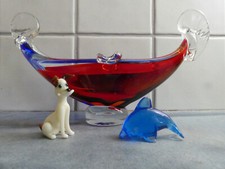 Murano. Vide poches rouge et bleu verre de Murano en forme de gondole vénitienne