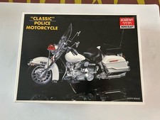 Maquette Moto Police 1/10