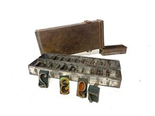 Ancienne Boîte de tampons d'imprimerie en Métal chiffres de 3cm