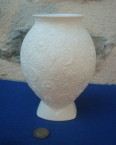 V65 joli vase biscuit - v65,