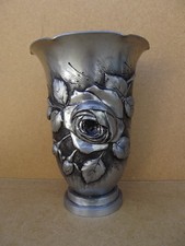 Vase en étain à décor Rose