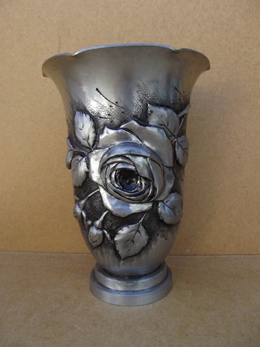 Vase étain décor rose - en,
