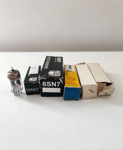 Lot lampes diverses - lot, —