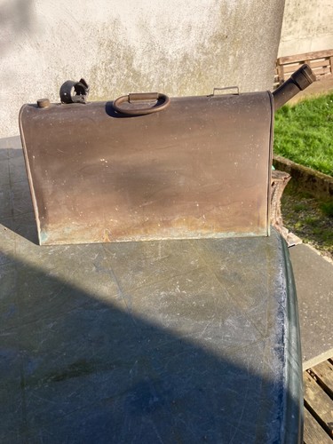 Rare jerrycan triangulaire - jerrycan,