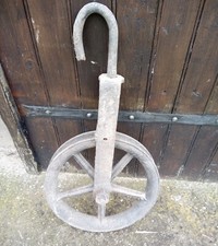 Ancienne poulie en fer et fonte diametre 40 cm hauteur 75 15 kg