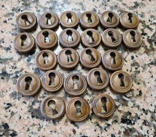 1 ENTRÉE DE SERRURE RONDE EN BOIS ANCIENNE AU CHOIX PARMI 24 diam : 2,5 cm