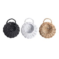 Panier de fleurs suspendu en