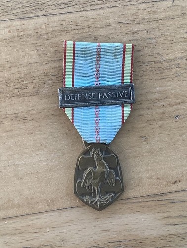 Medaille francaise - medaille,