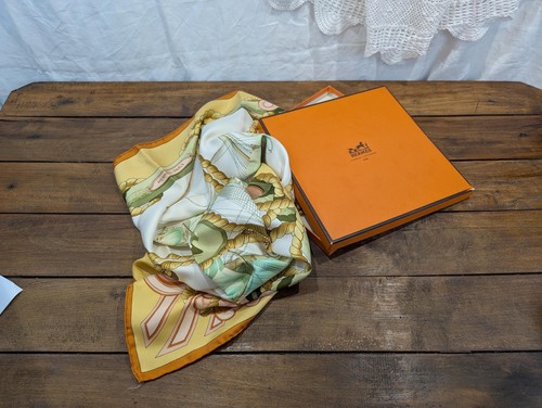 Carré hermès tribord - carré,