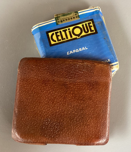 Ancien étui cigarettes en - à,