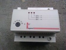Délesteur monophasé LEGRAND 230 V 3 circuits 15 / 90 Amp Réf 03811 tore intégré
