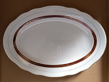 Plat ovale en porcelaine de Salins modèle Royat Rouge 