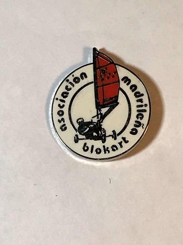 Pin white circle blokart - -,