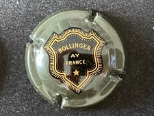 capsule de champagne "bollinger n°32 kaki V°or " côte ? euros
