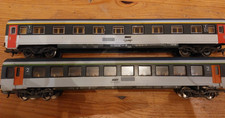 lot de deux wagons lima voyageurs 1er et 2eme classe