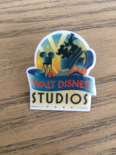 Disneyland paris cast member - cast,