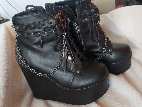 Demonia chaussures gothique - chaussures,