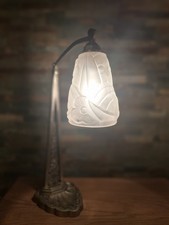 LAMPE ART DECO  BRONZE ARGENTÉ + PATE  VERRE PRESSÉ DEGUE . LAMP FRENCH