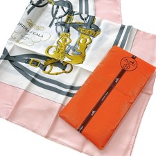 Foulard vintage en soie Hermes