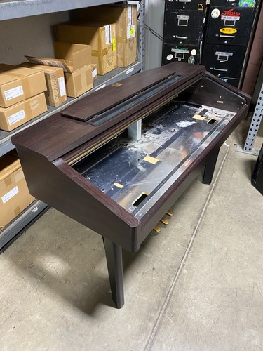 Yamaha clavinova keyboard desk - keyboard,