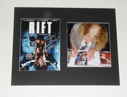 Leslie easterbrook rift signed - rift,