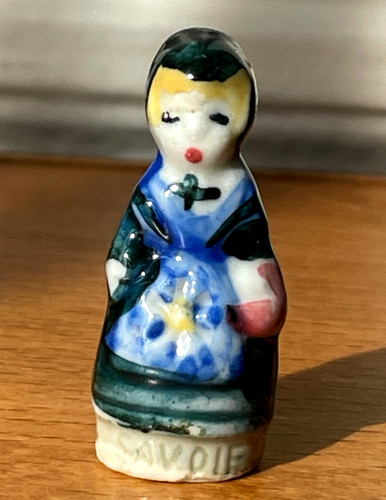 Fève région femme - fève,