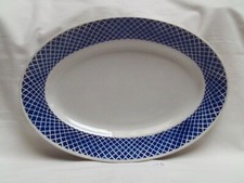 Plat ovale en faïence bleue